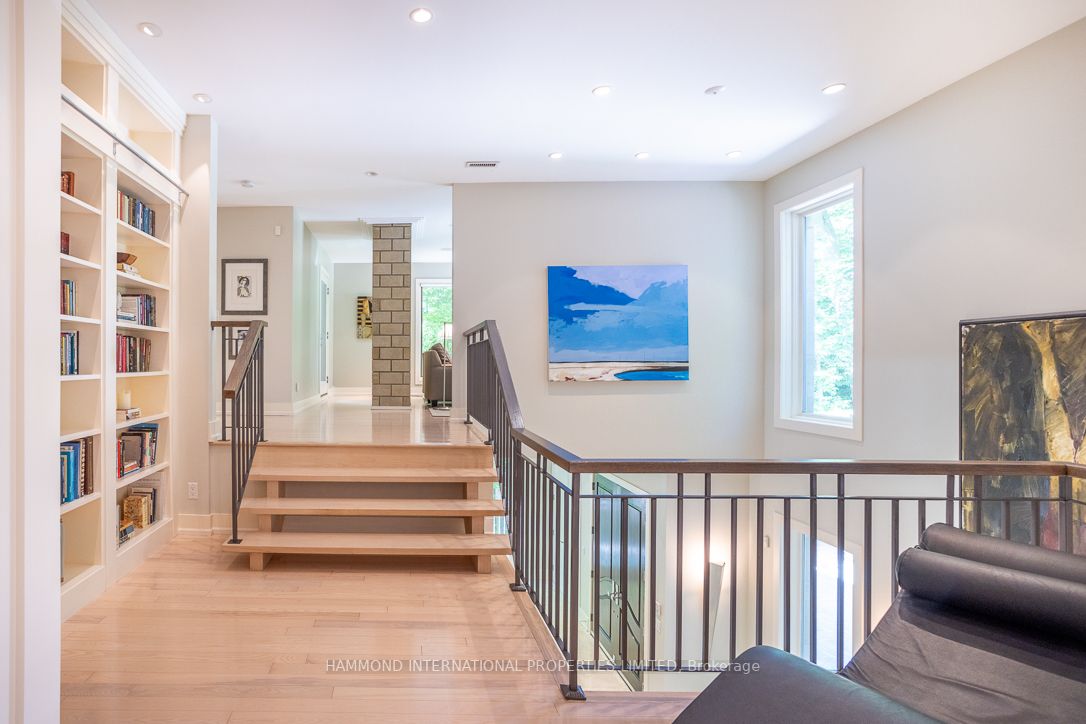1 Manitou Dr