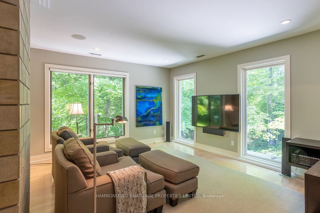 1 Manitou Dr