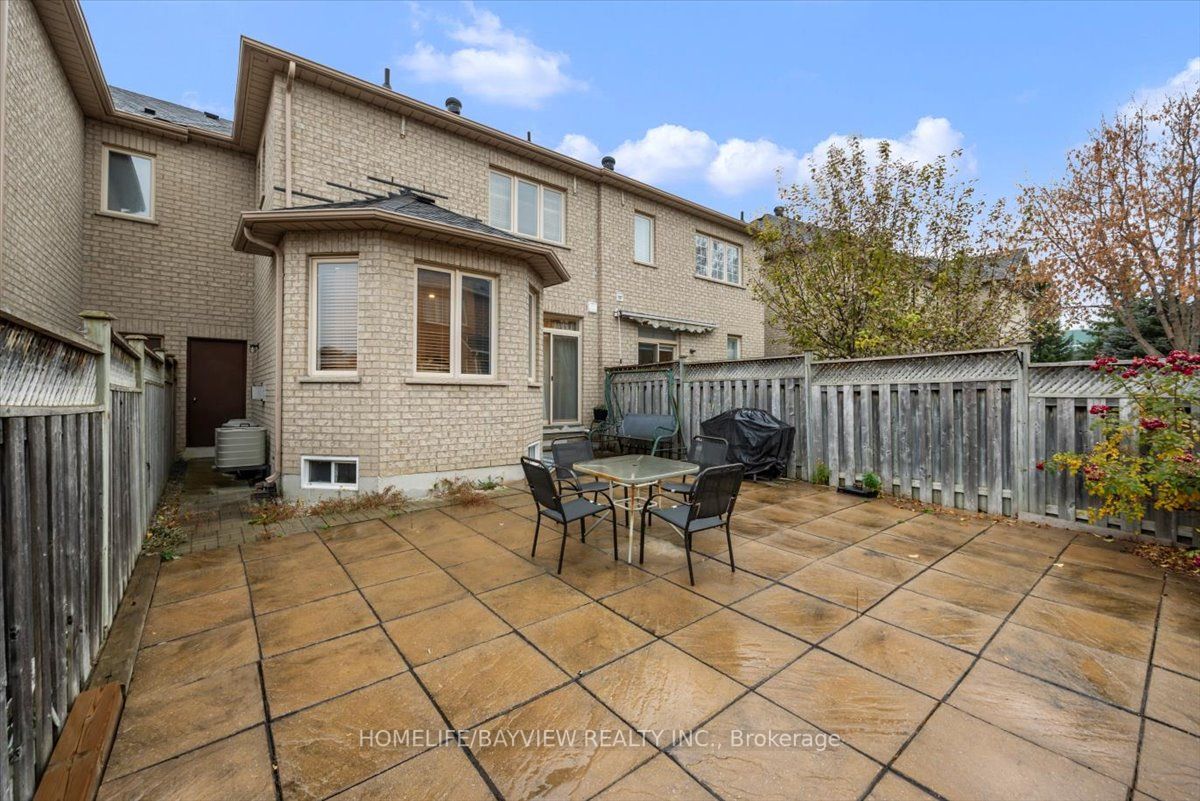 10 Sanderson Rd
