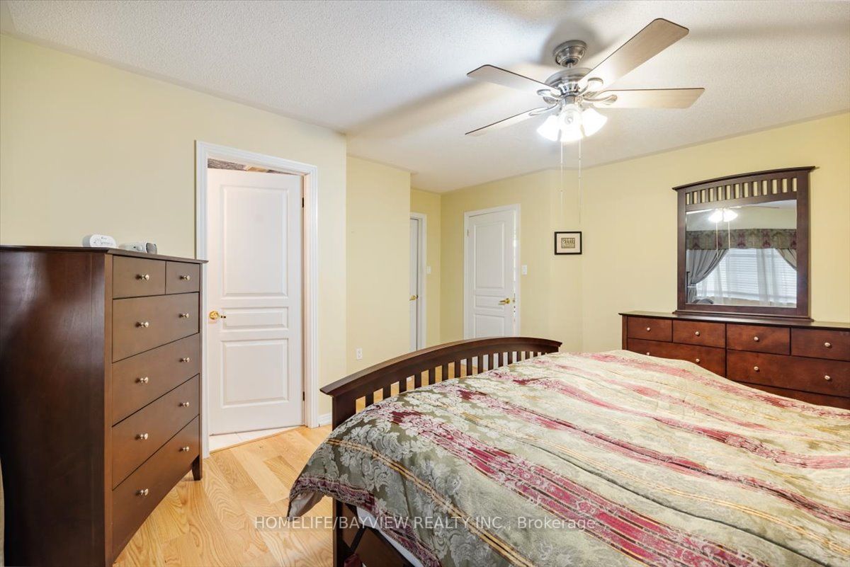 10 Sanderson Rd
