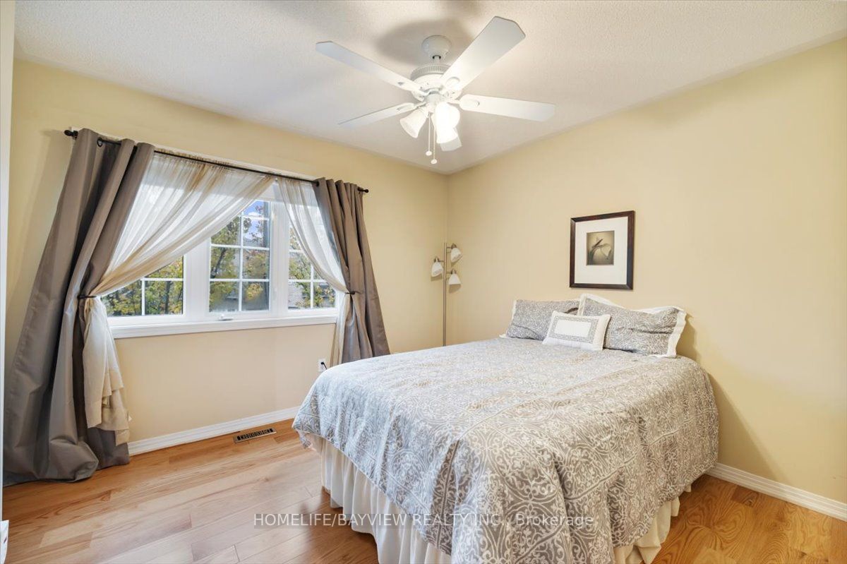 10 Sanderson Rd