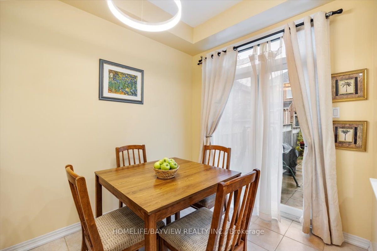 10 Sanderson Rd