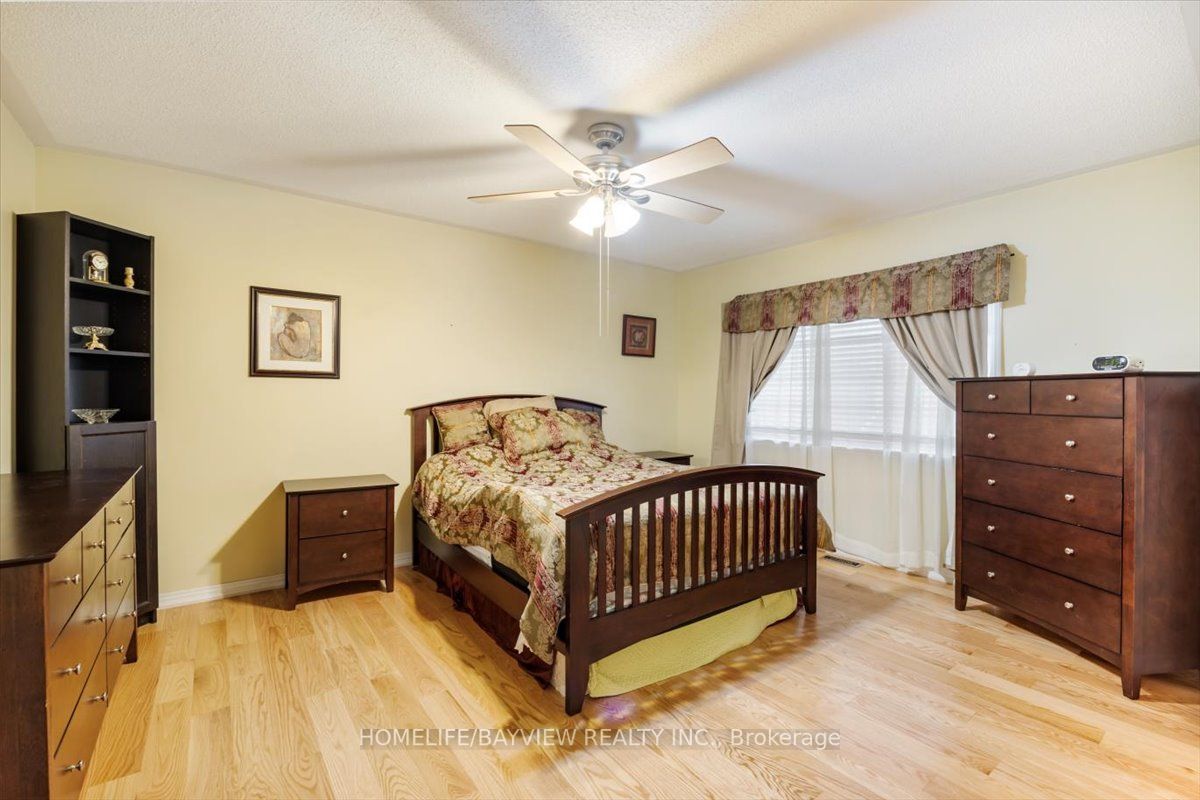 10 Sanderson Rd
