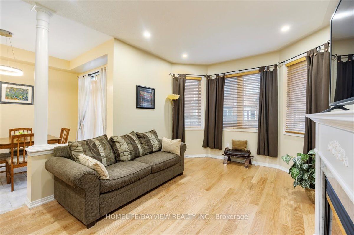 10 Sanderson Rd