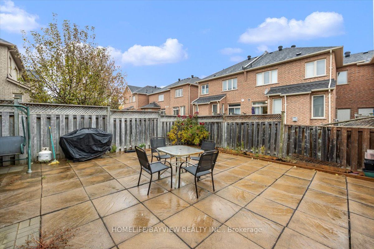 10 Sanderson Rd