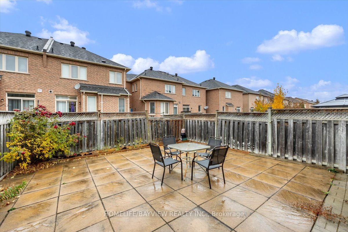 10 Sanderson Rd