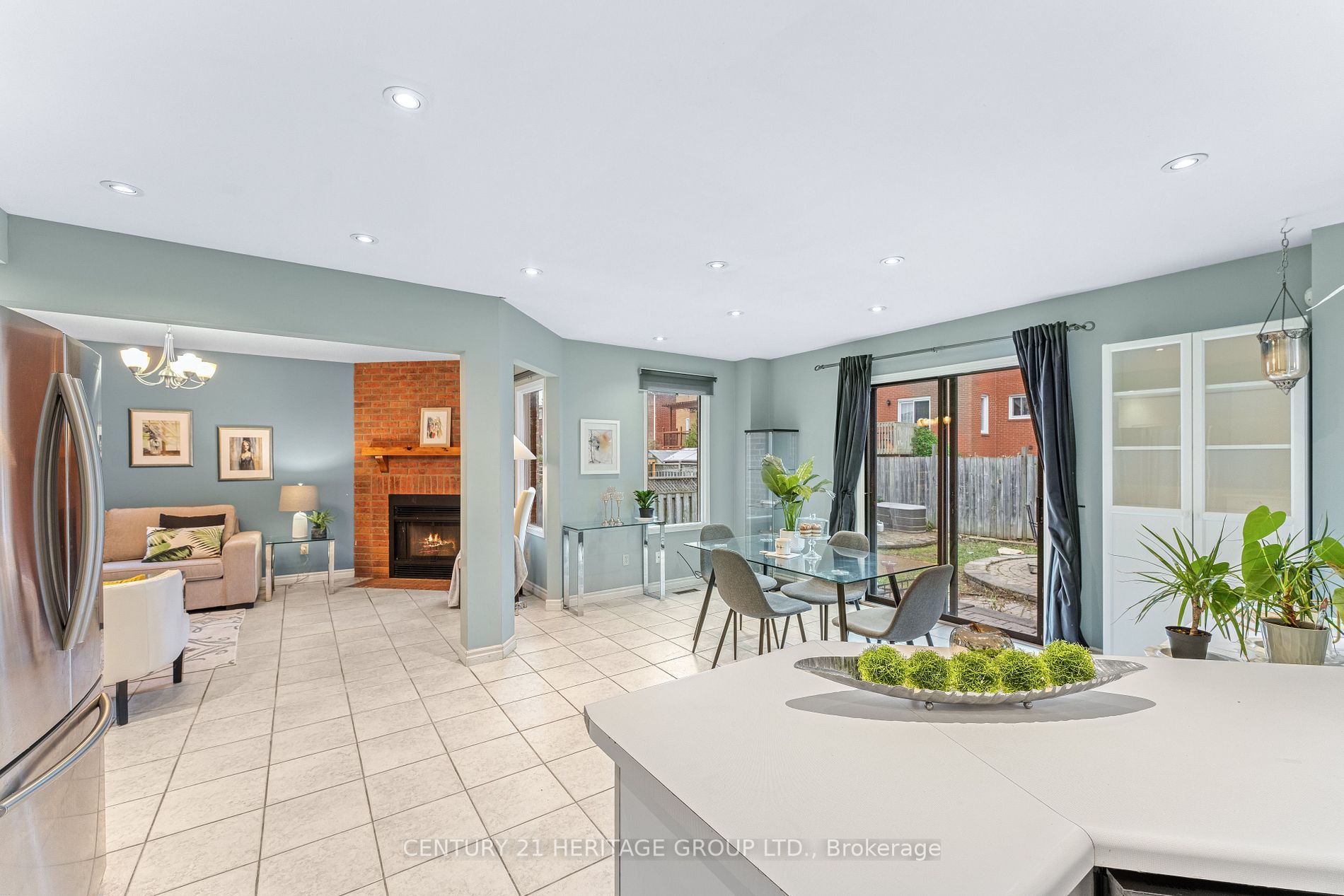 46 Squire Dr