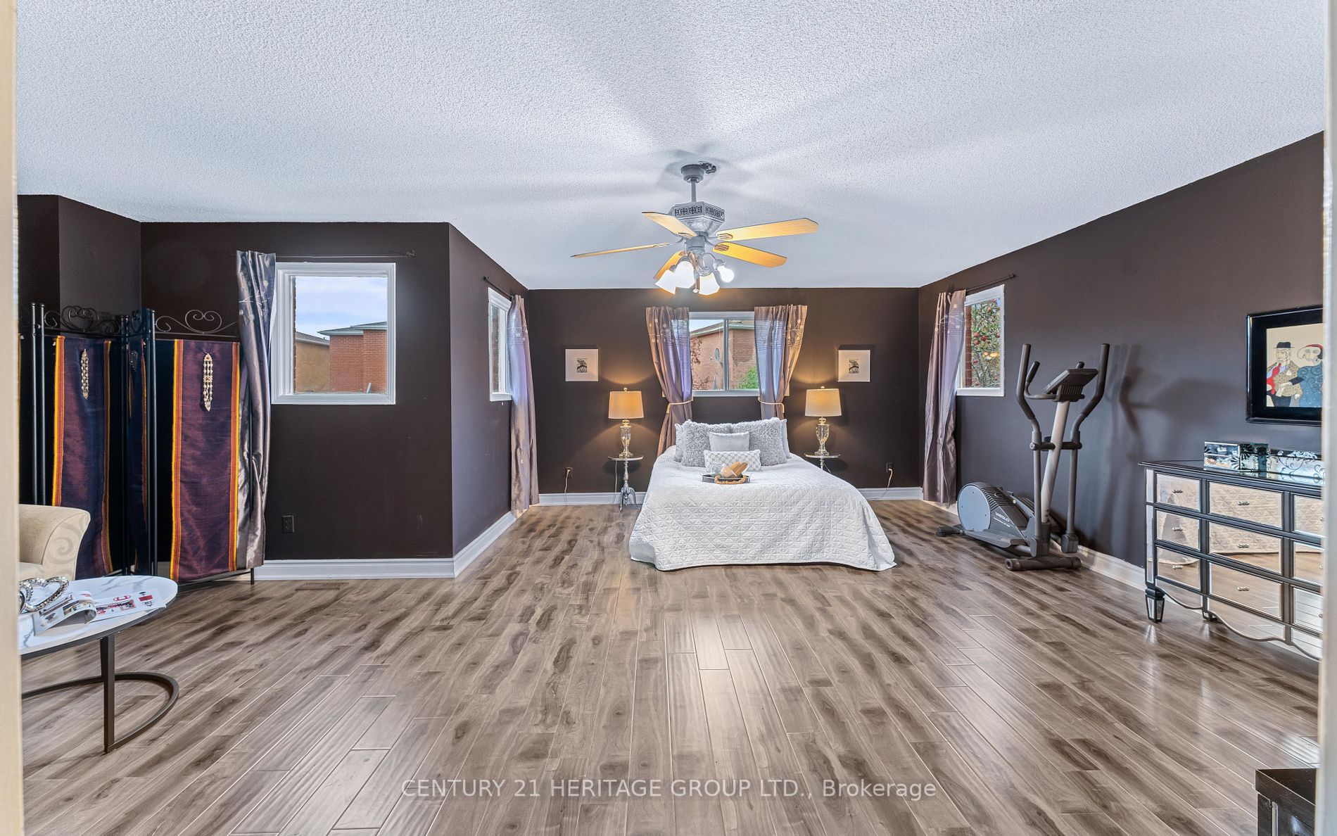 46 Squire Dr