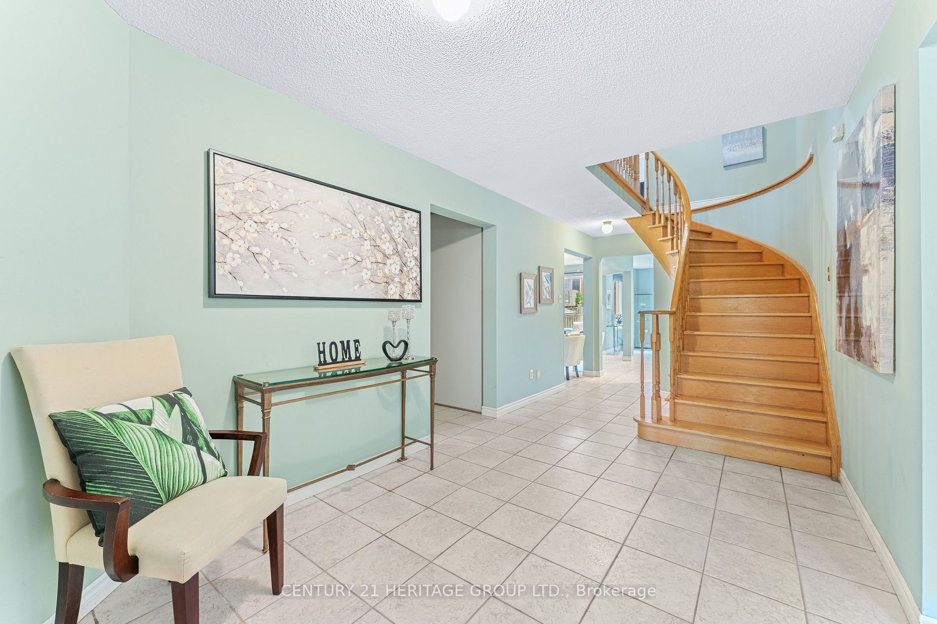 46 Squire Dr