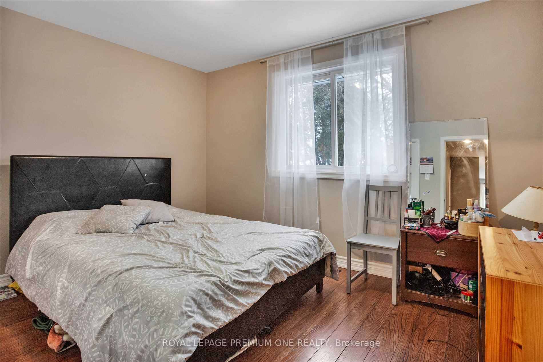 46 Newbury Dr, #Main