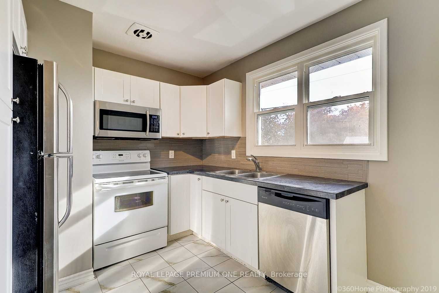 46 Newbury Dr, #Main