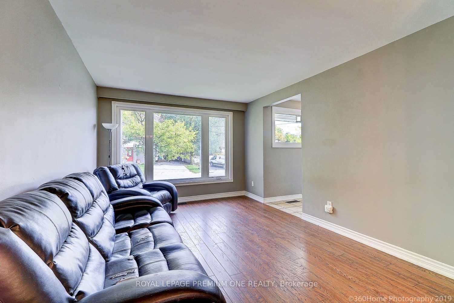 46 Newbury Dr, #Main