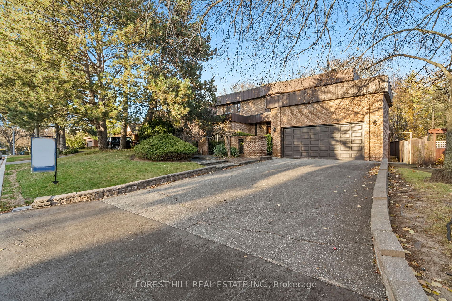 9 Forest Park Cres