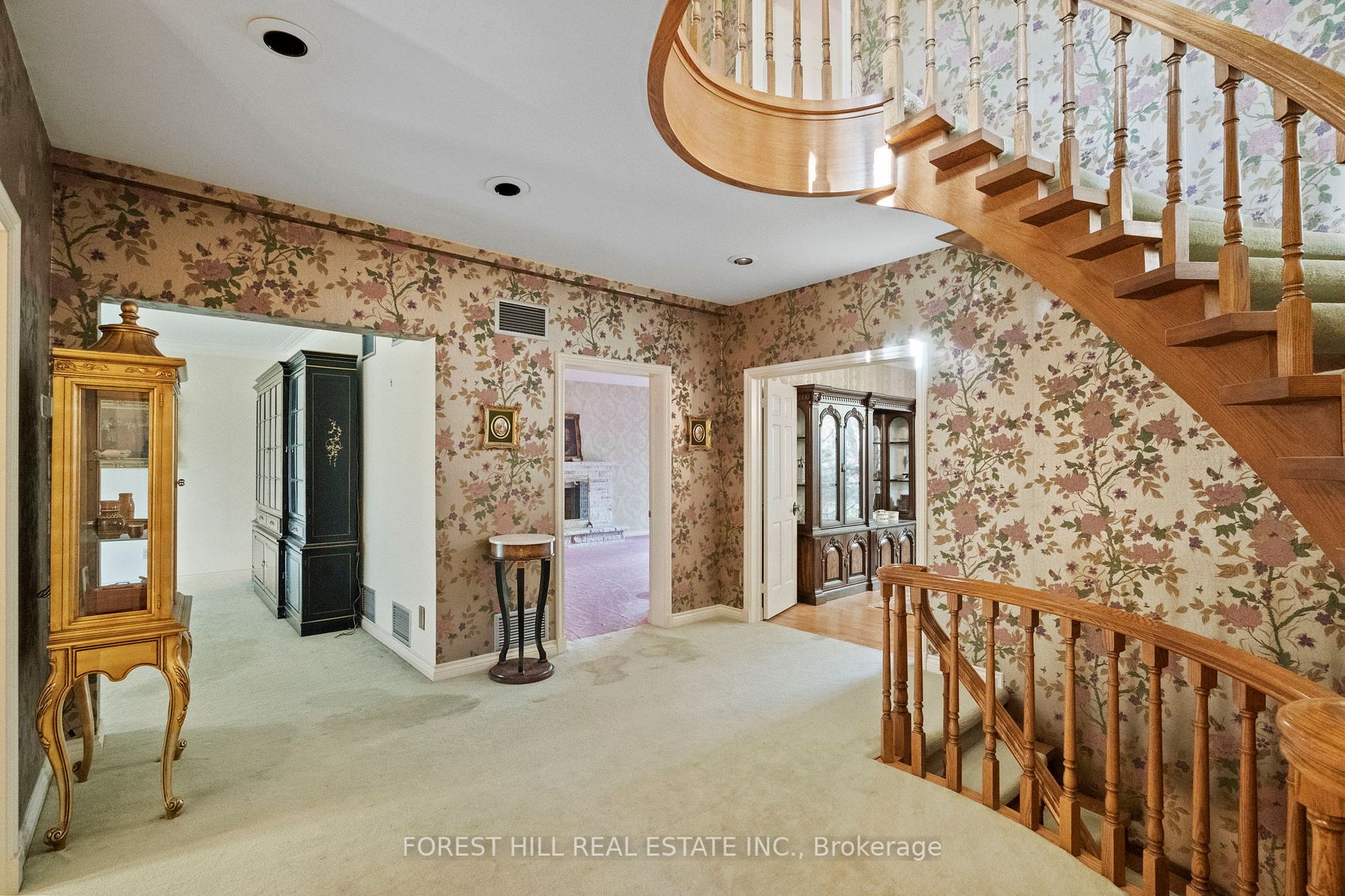 9 Forest Park Cres