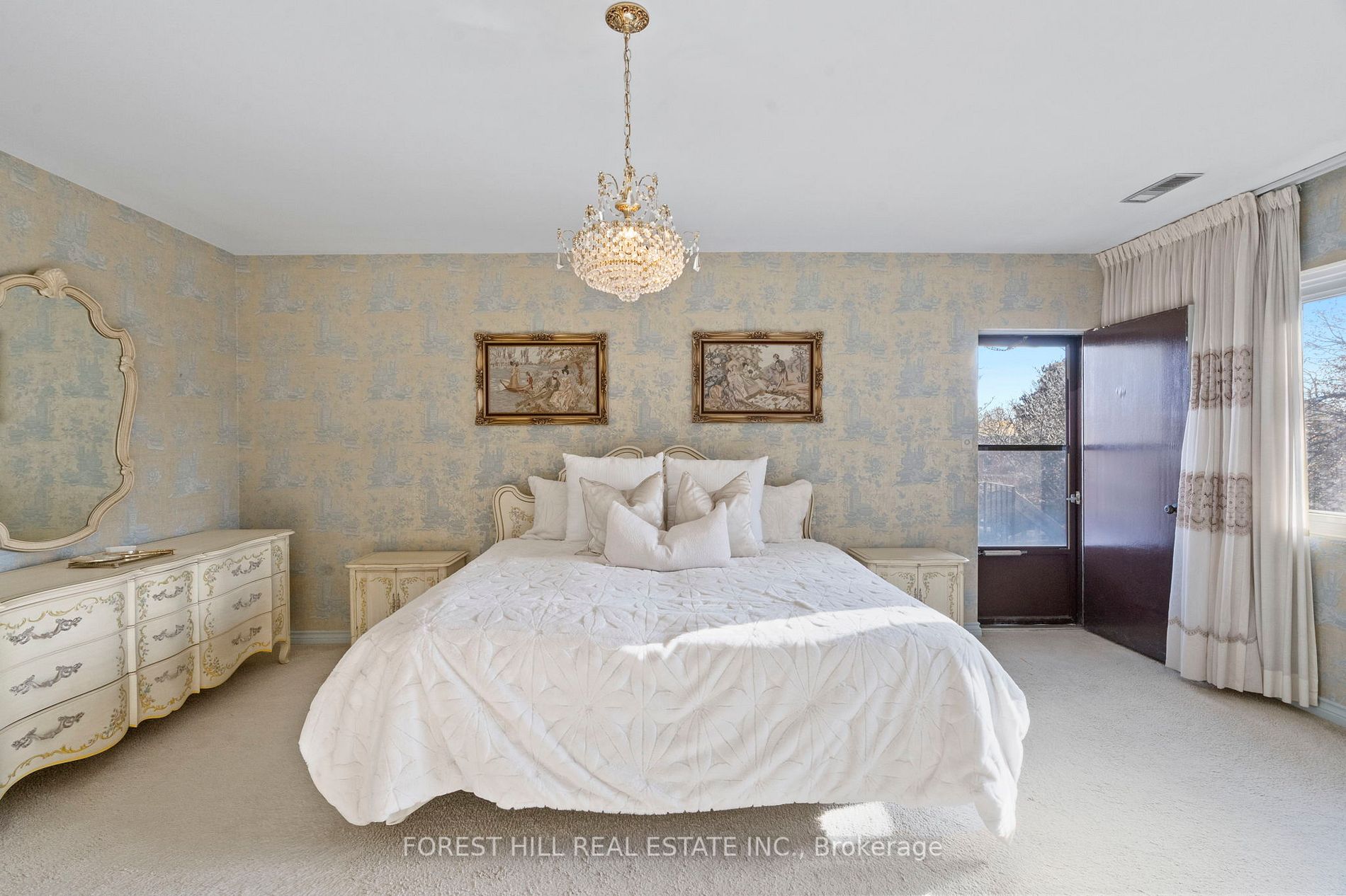 9 Forest Park Cres