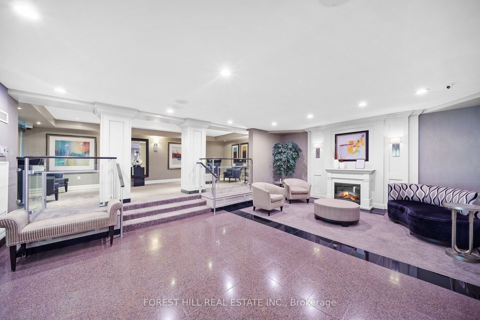 7440 Bathurst St, #811