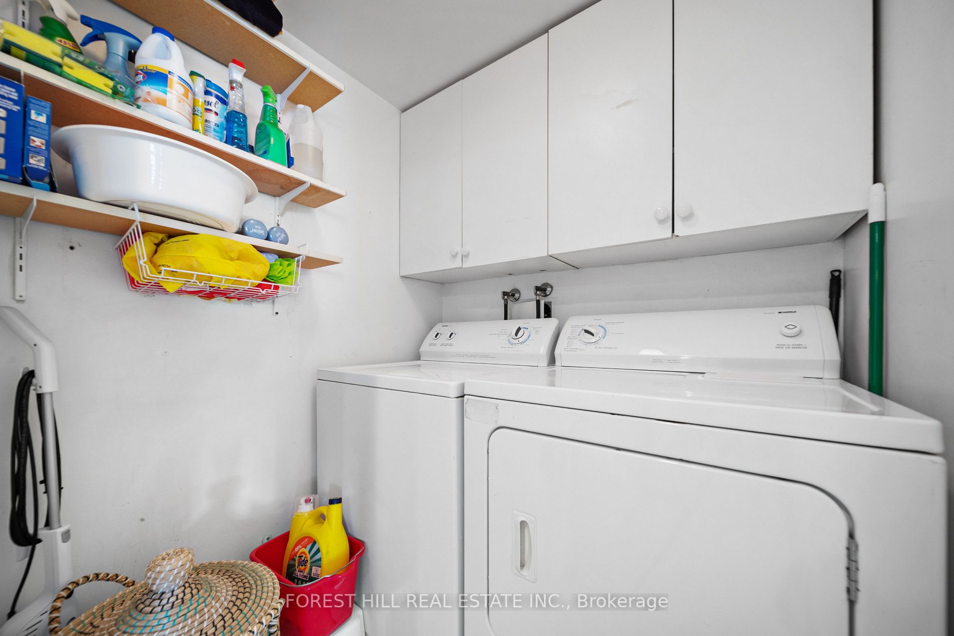 7440 Bathurst St, #811