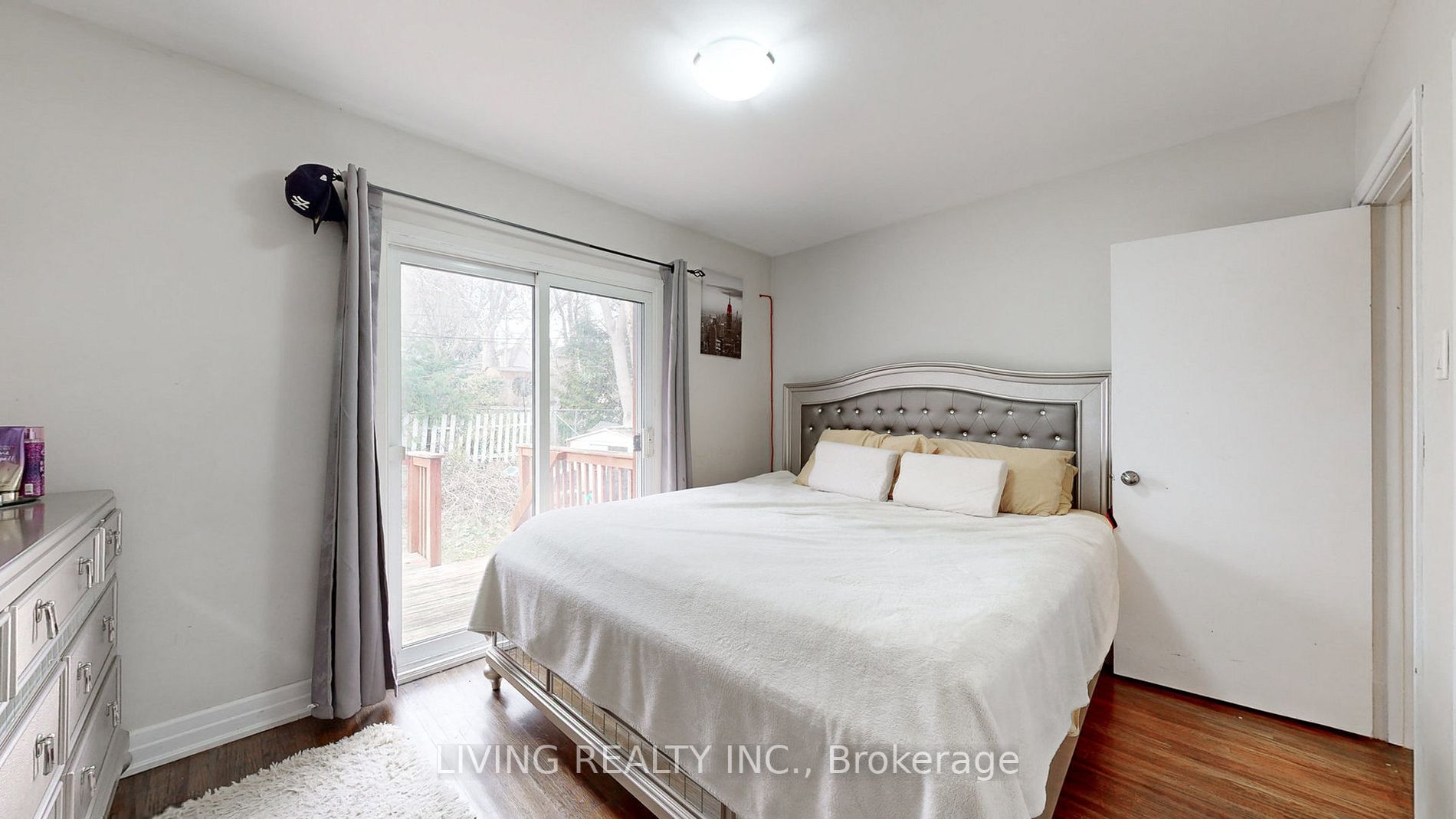 94 Longford Dr