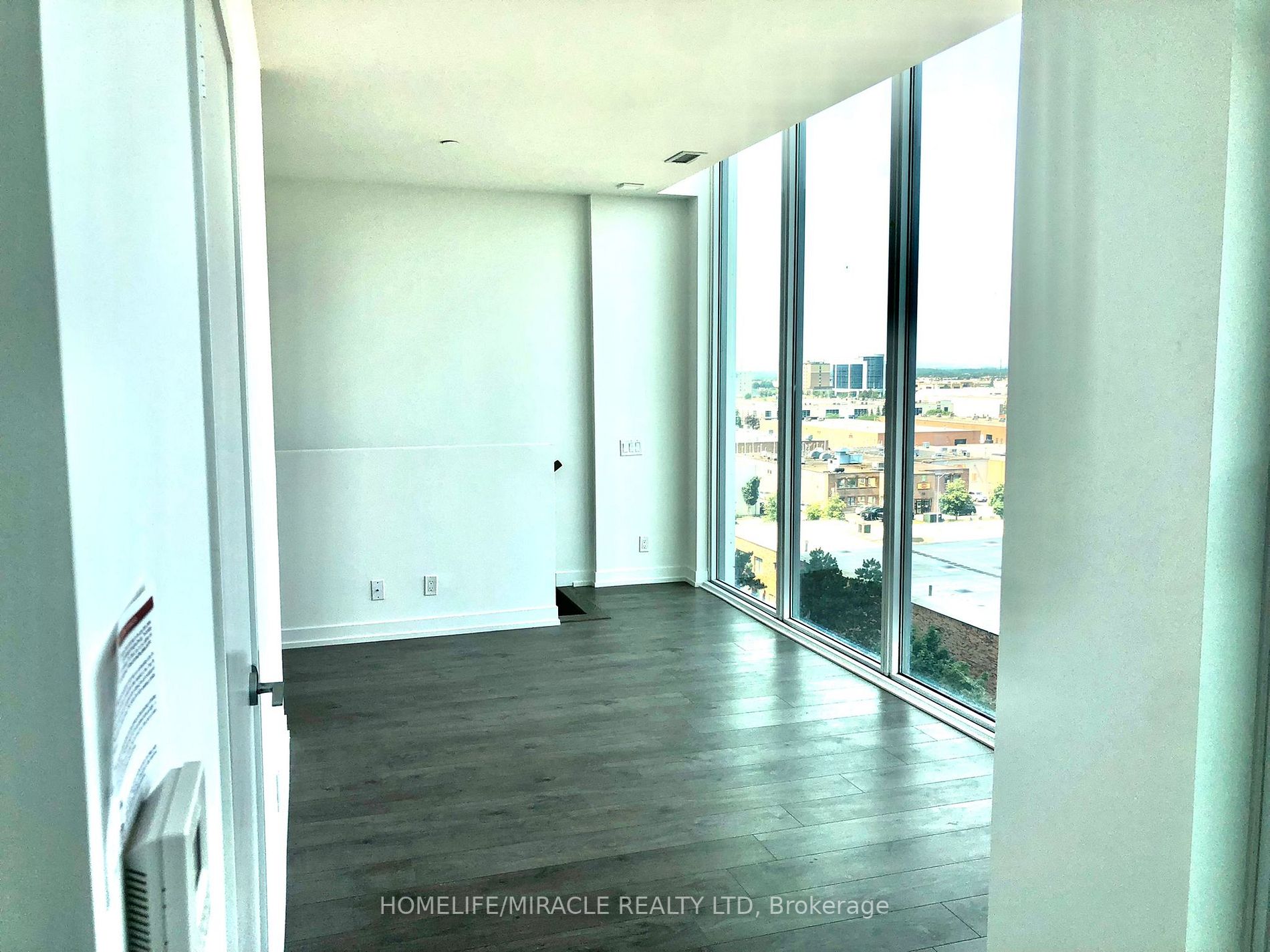 950 Portage Pkwy, #810