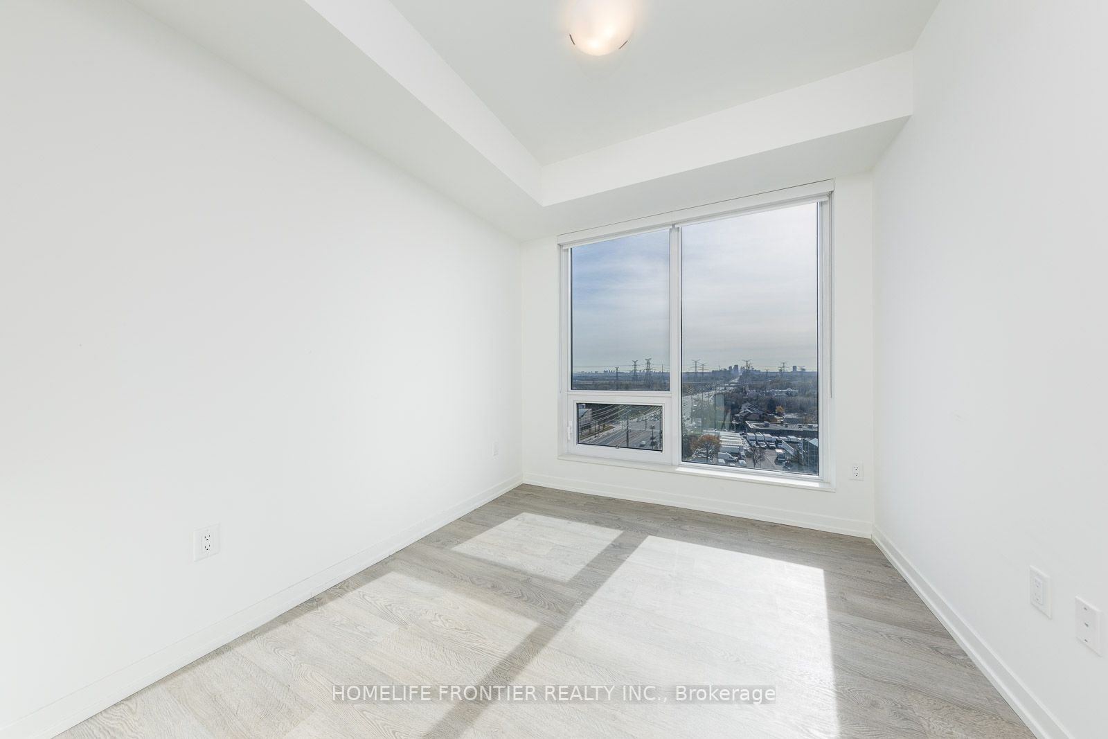 8868 Yonge St, #1009E