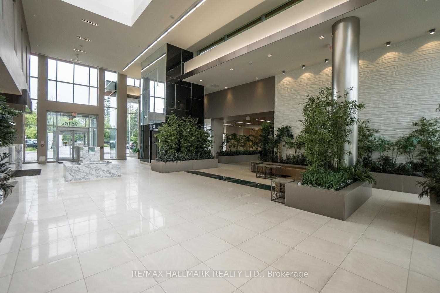 9600 Yonge St, #1711