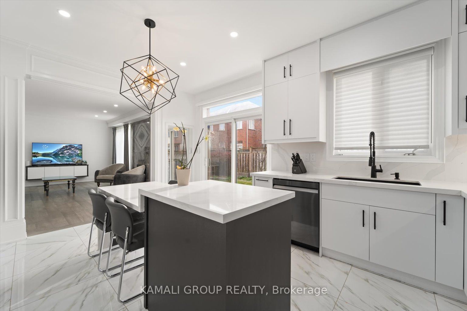 7 Grand Oak Dr