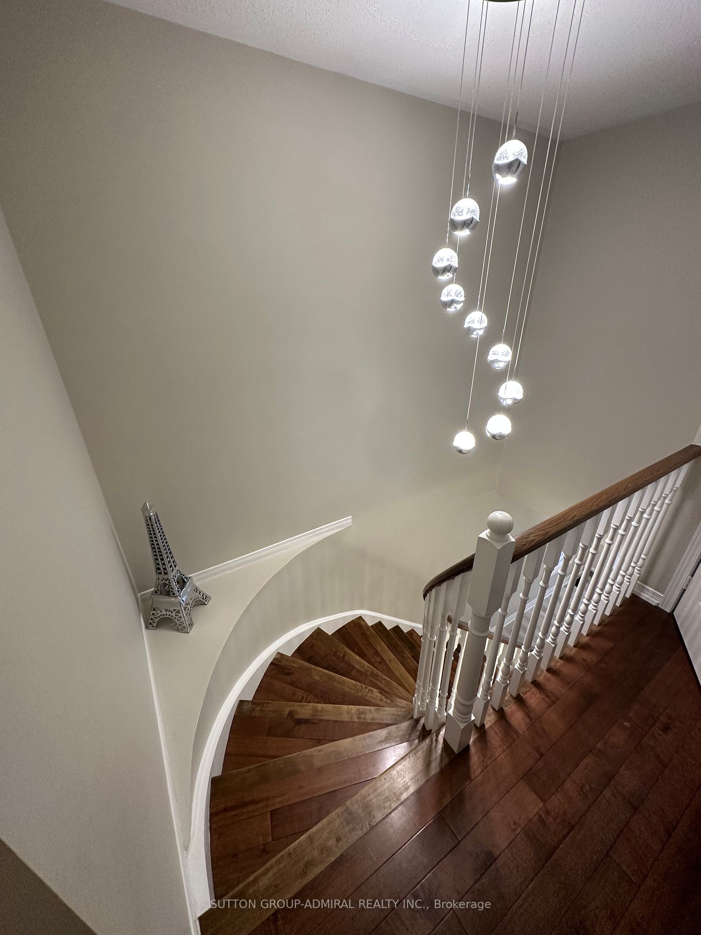 11 Rockview Gdns