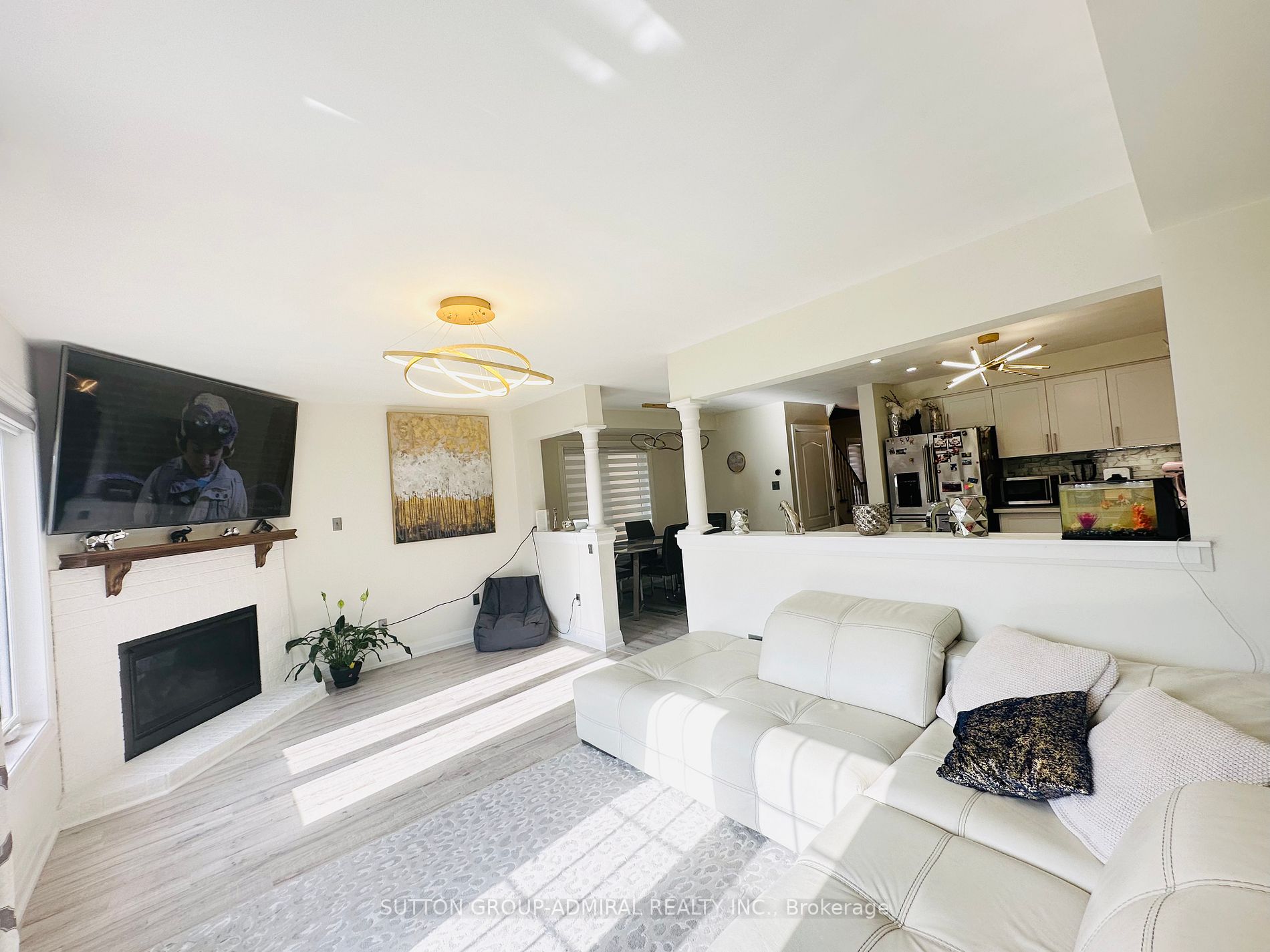 11 Rockview Gdns