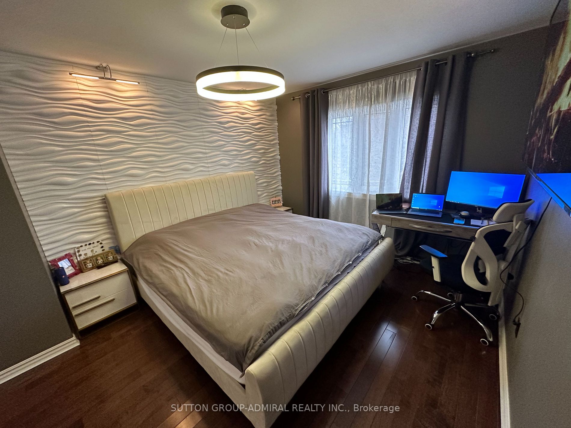 11 Rockview Gdns