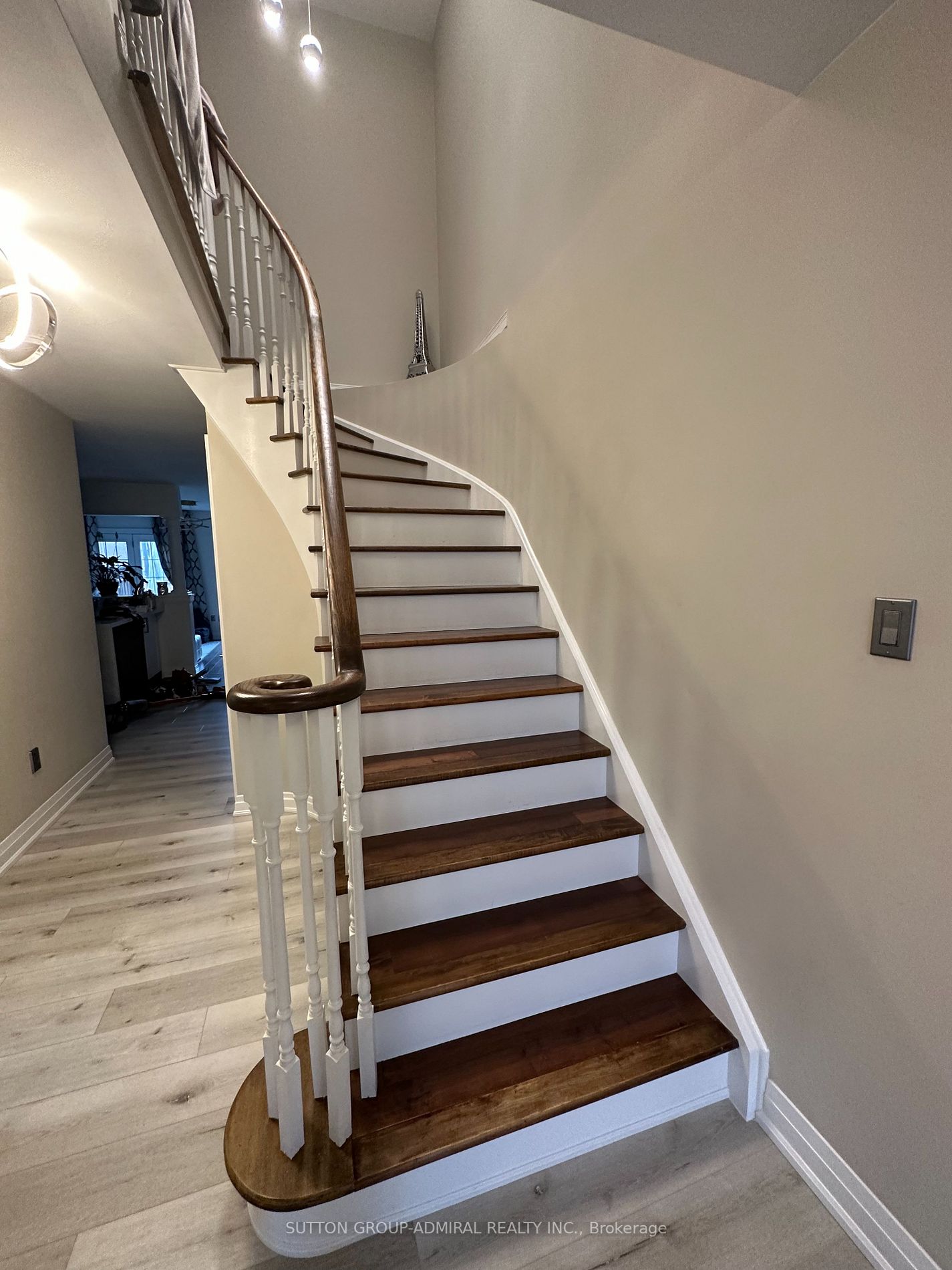 11 Rockview Gdns