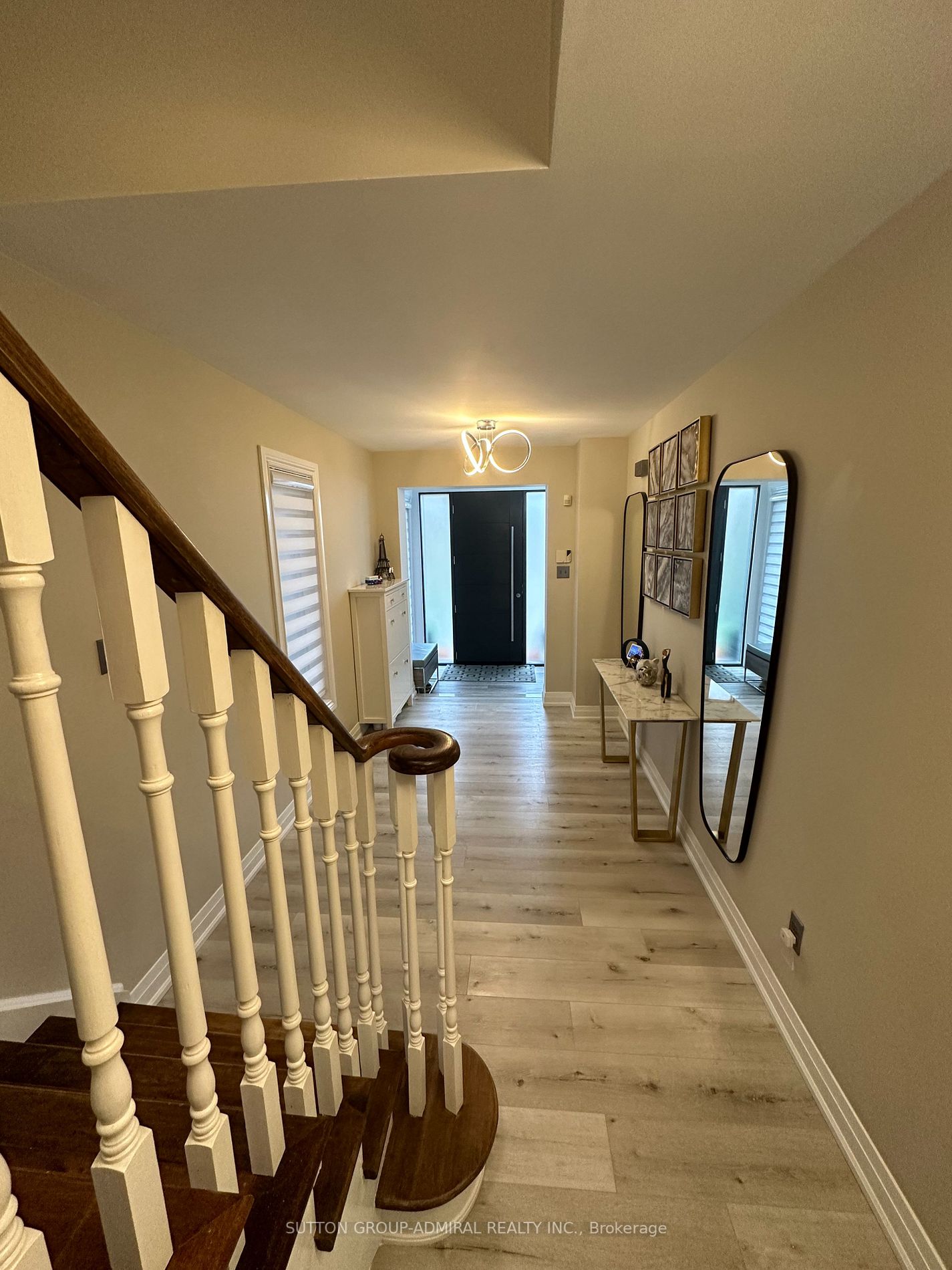 11 Rockview Gdns