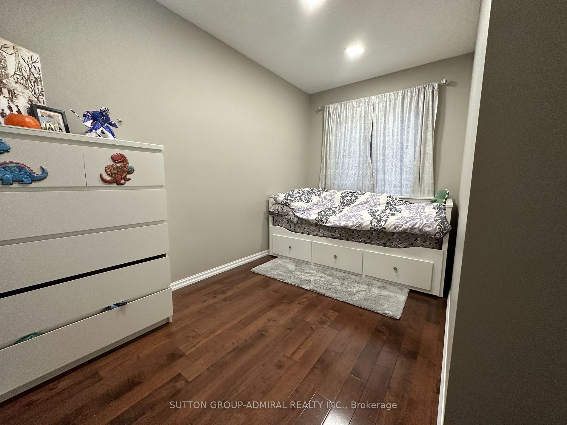 11 Rockview Gdns