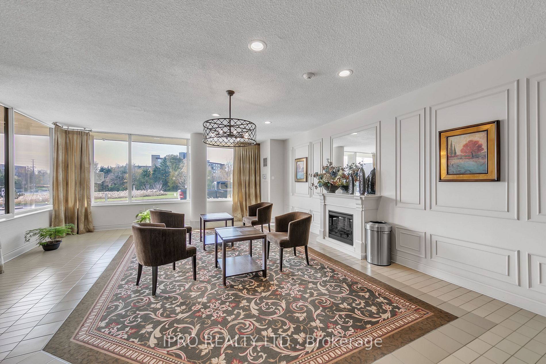 326 Major Mackenzie Dr E, #617