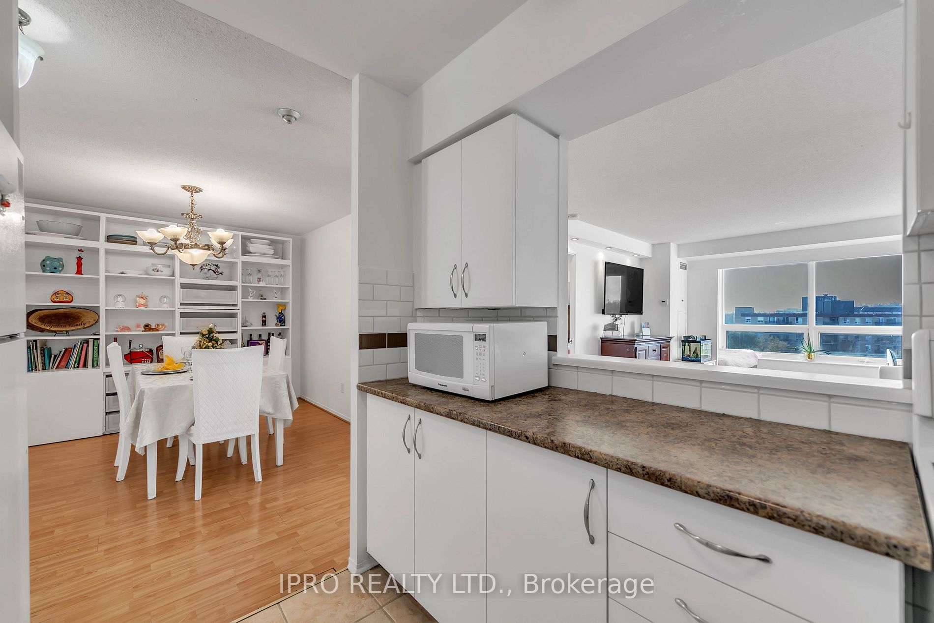 326 Major Mackenzie Dr E, #617