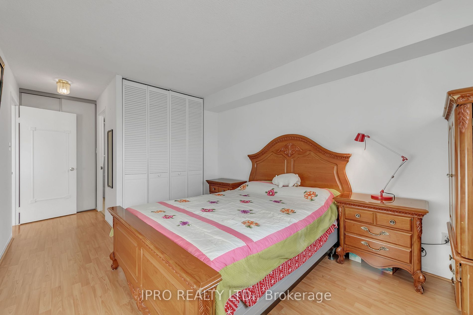 326 Major Mackenzie Dr E, #617