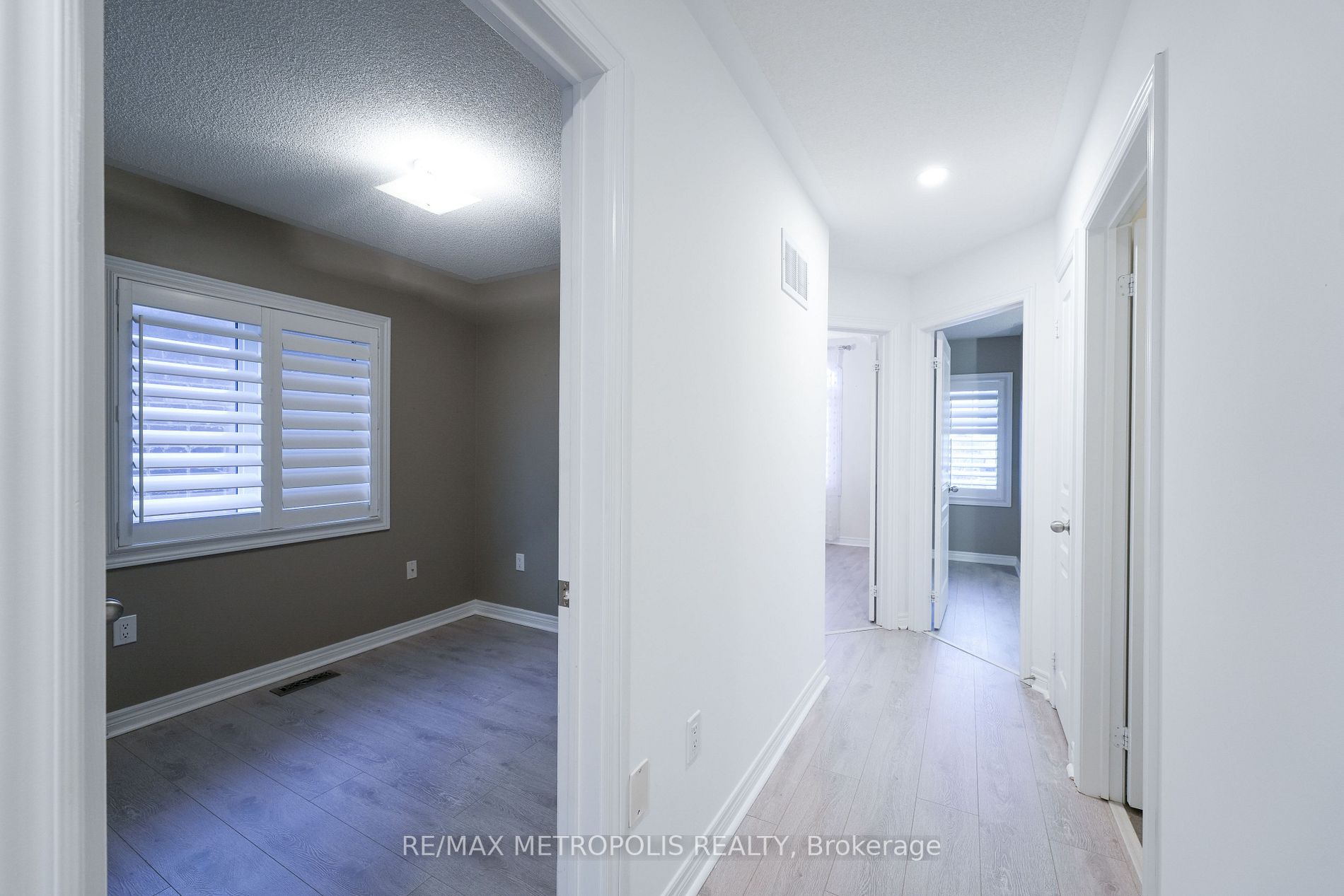 30 Pelee Ave
