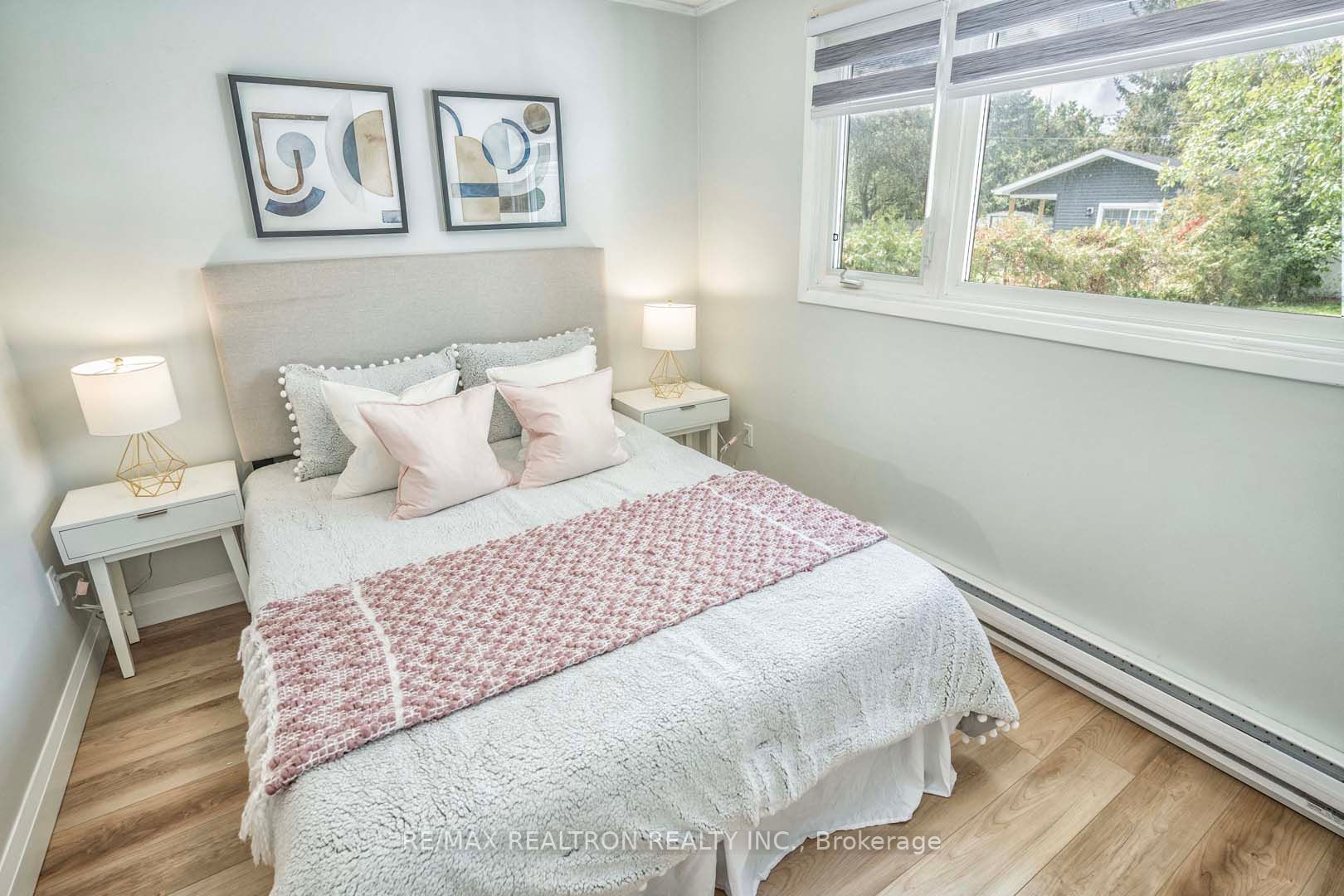 98 Lakeshore Blvd