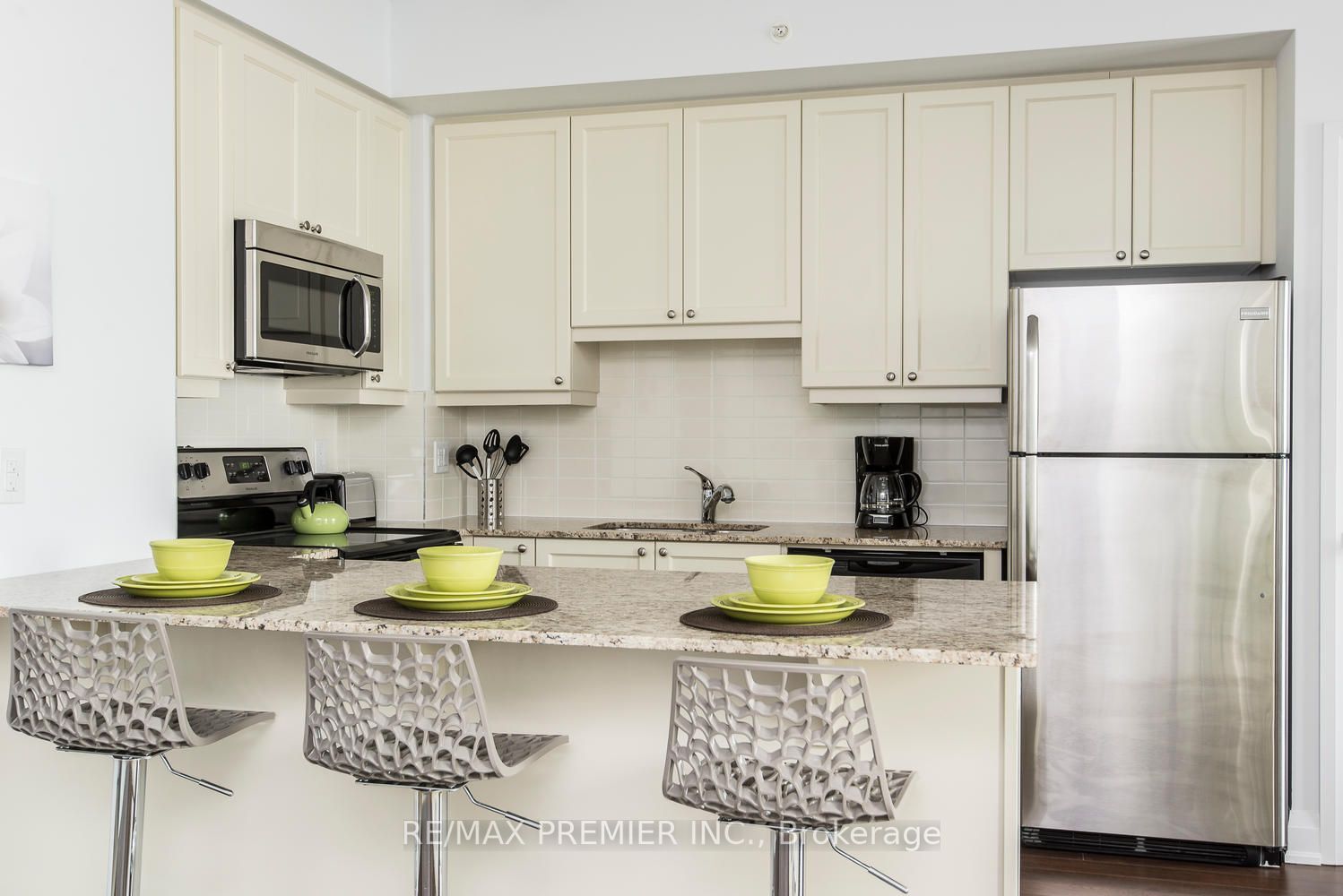12 Woodstream Blvd, #702