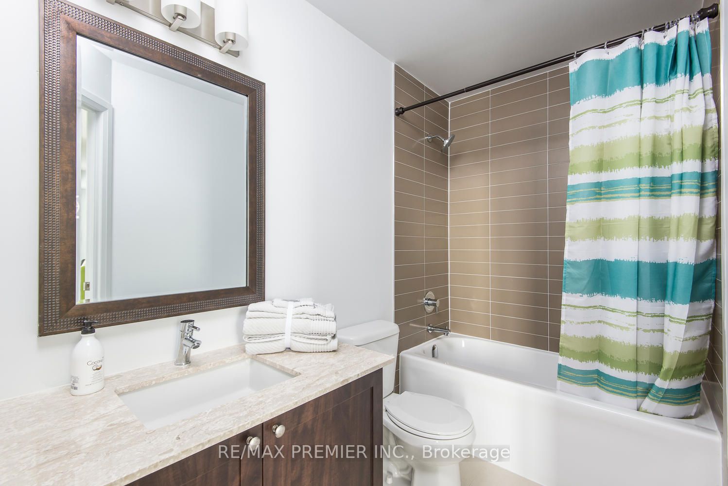 12 Woodstream Blvd, #702