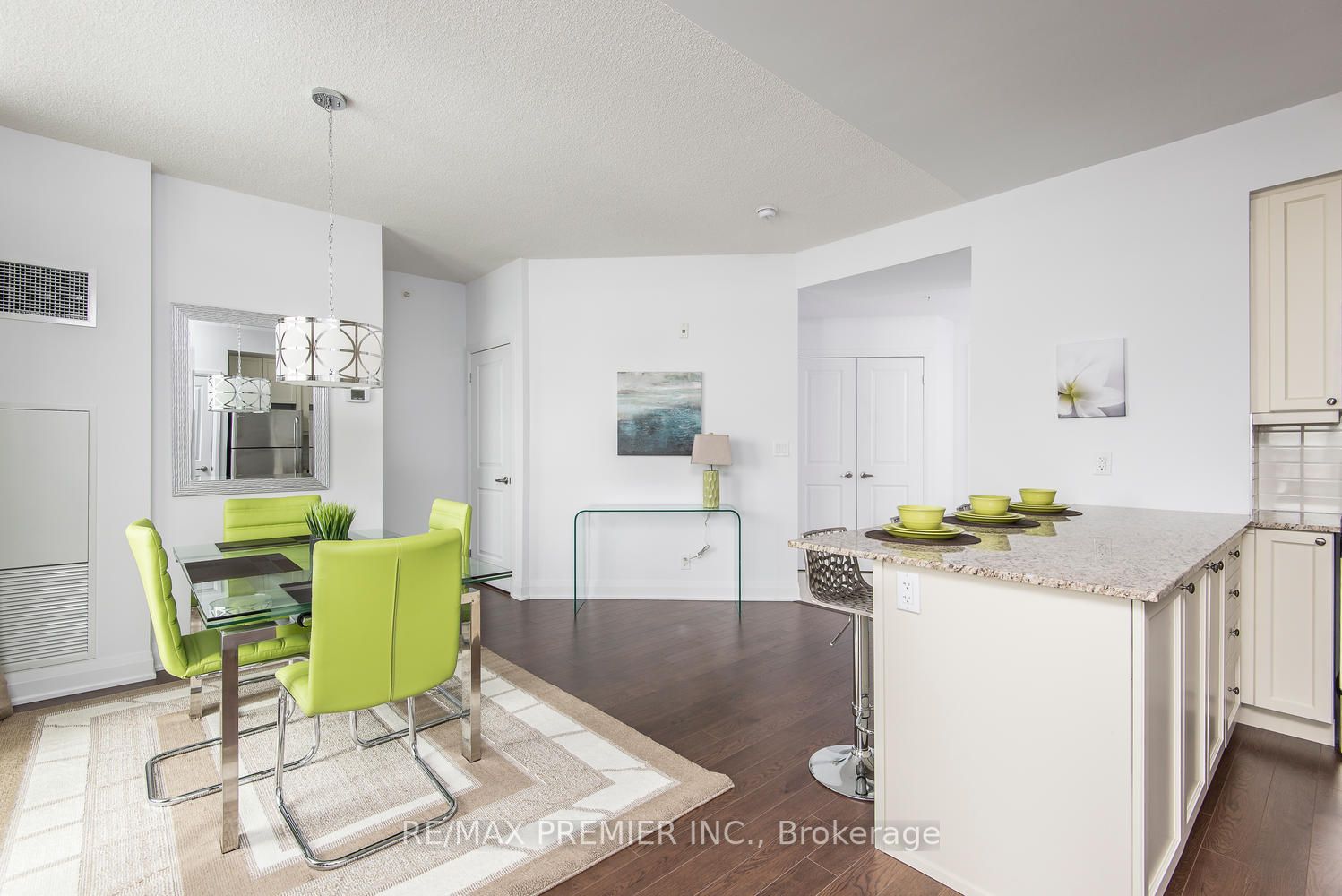 12 Woodstream Blvd, #702