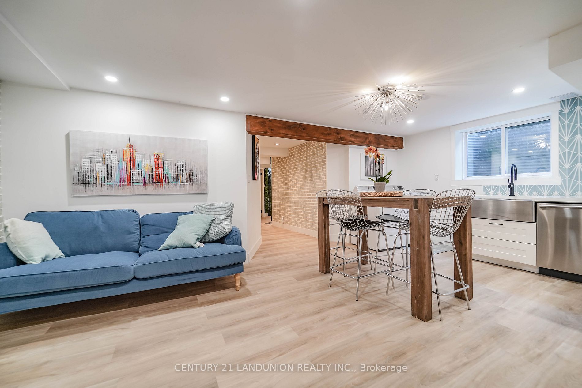 160 Olde Bayview Ave