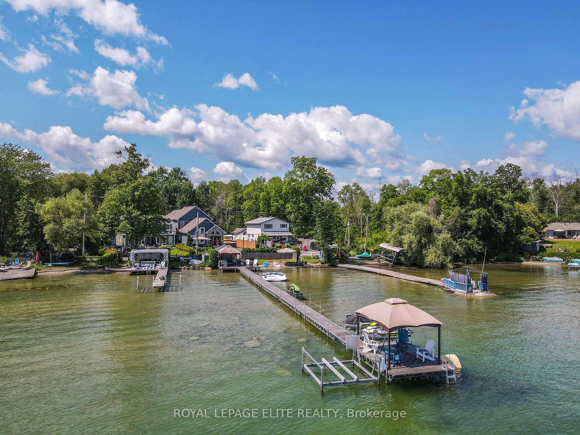713 Lake Dr E