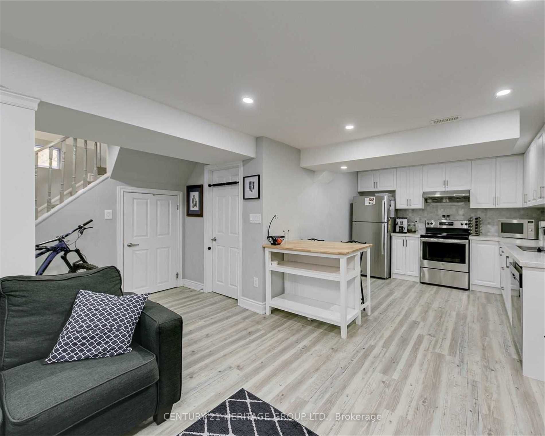 8 Tower Crt