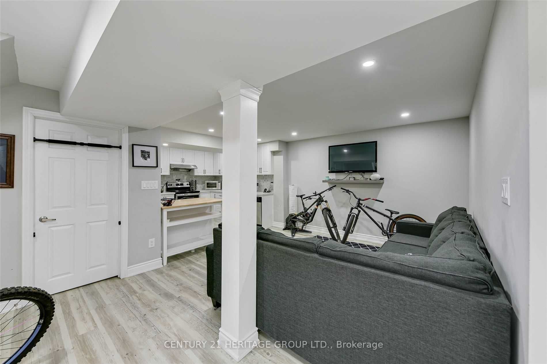 8 Tower Crt