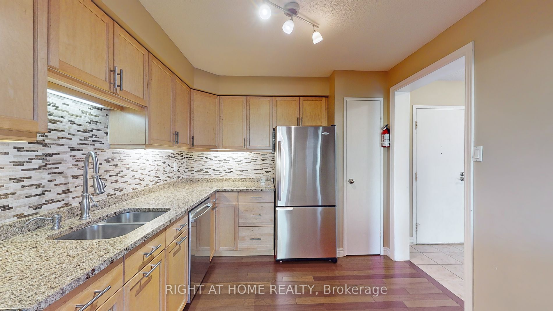 200 Holland Crt, #406
