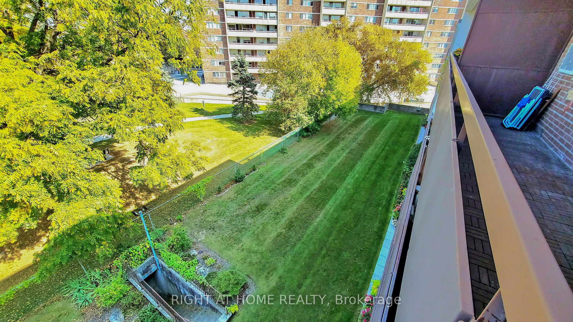 200 Holland Crt, #406