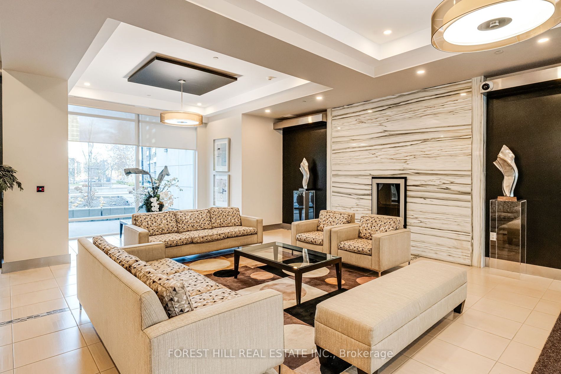 55 South Town Ctre, #217