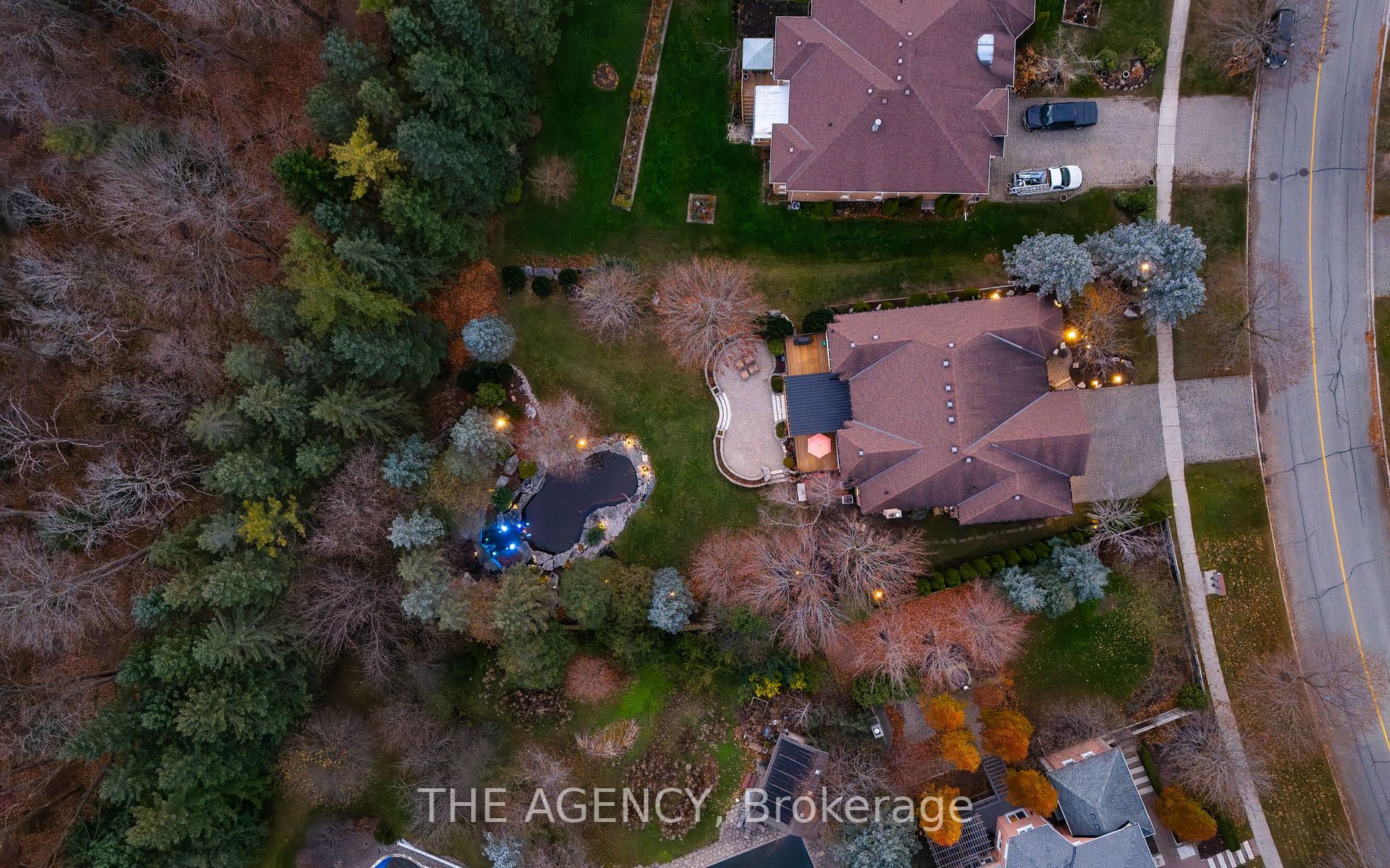 988 Lockwood Circ