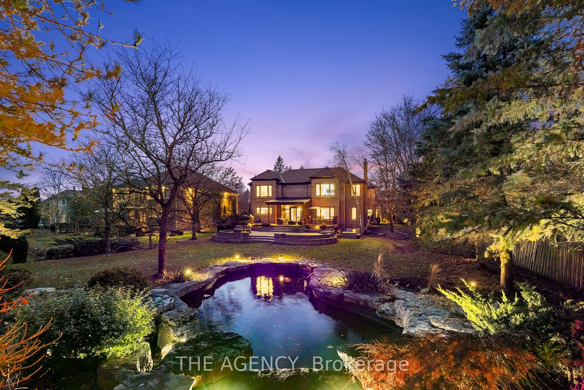 988 Lockwood Circ