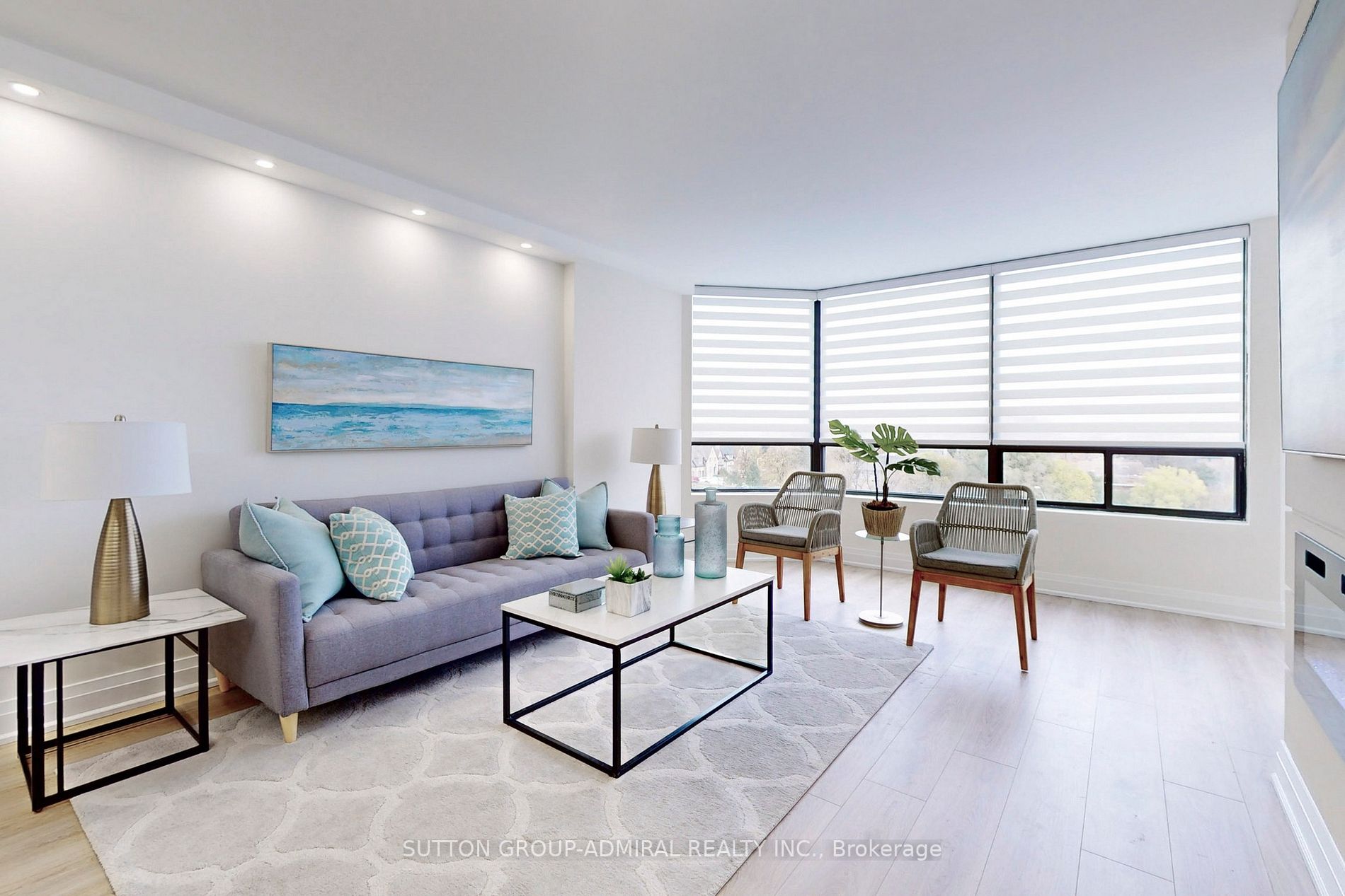 7460 Bathurst St, #706